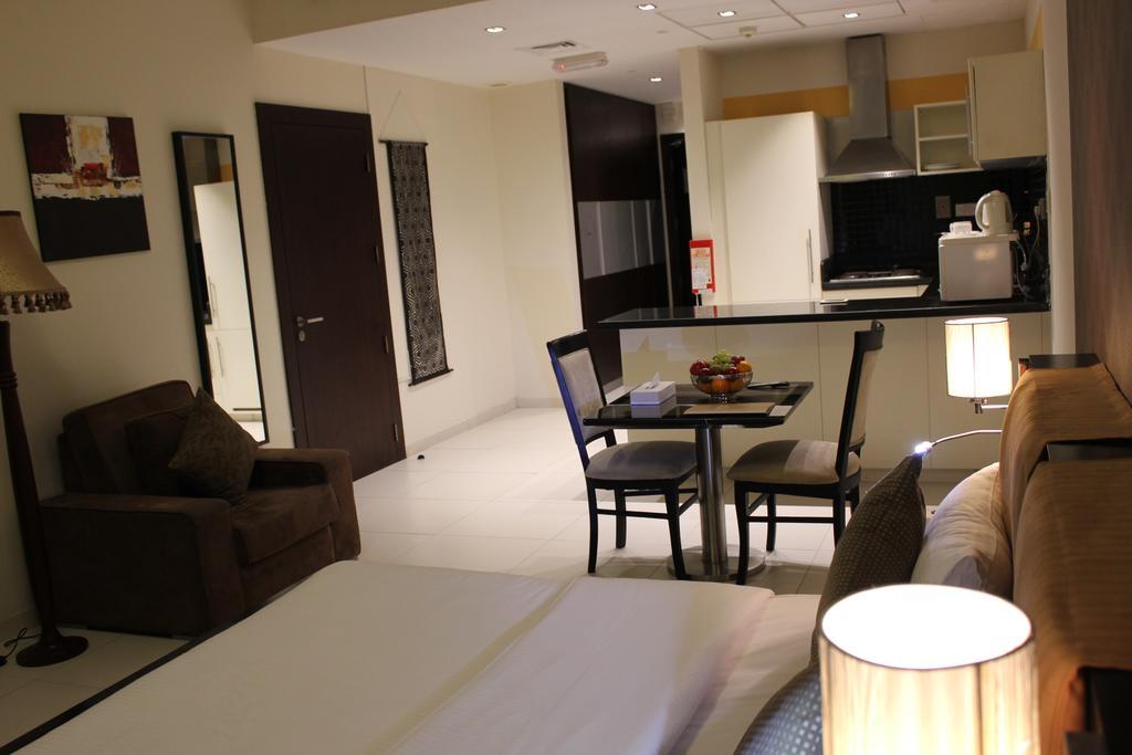 Royal Ascot Hotel Apartment - Kirklees 2 Dubai Exteriör bild