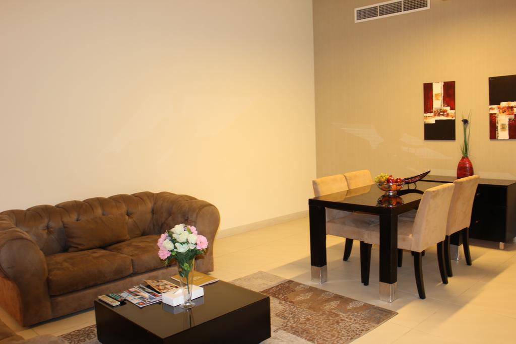 Royal Ascot Hotel Apartment - Kirklees 2 Dubai Exteriör bild
