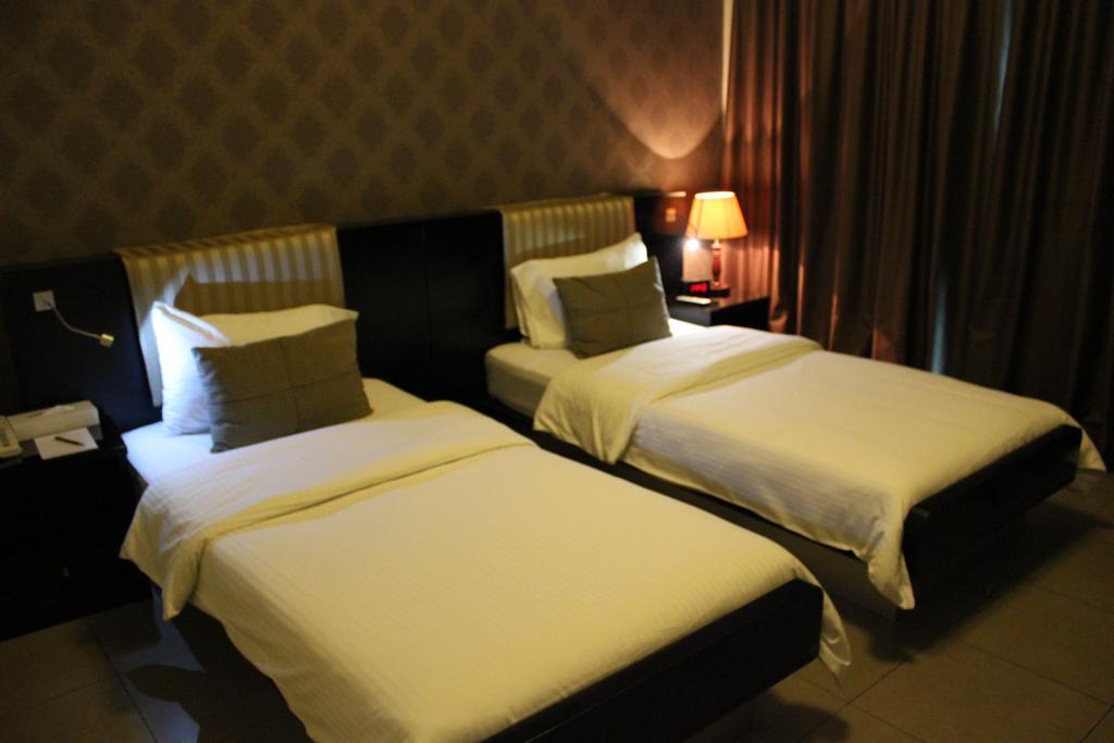 Royal Ascot Hotel Apartment - Kirklees 2 Dubai Exteriör bild