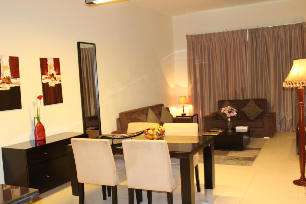 Royal Ascot Hotel Apartment - Kirklees 2 Dubai Exteriör bild