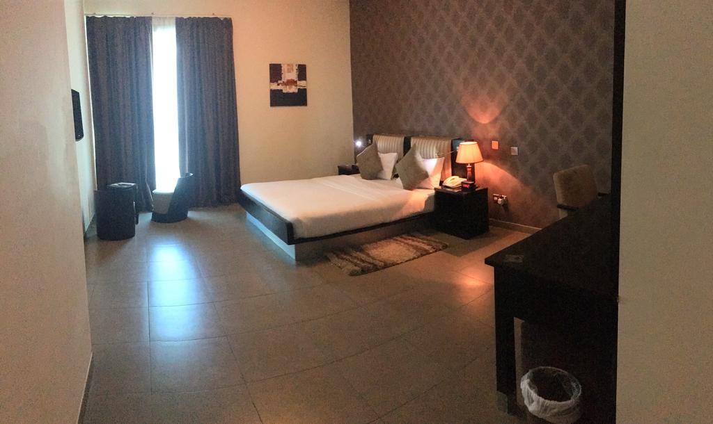 Royal Ascot Hotel Apartment - Kirklees 2 Dubai Exteriör bild