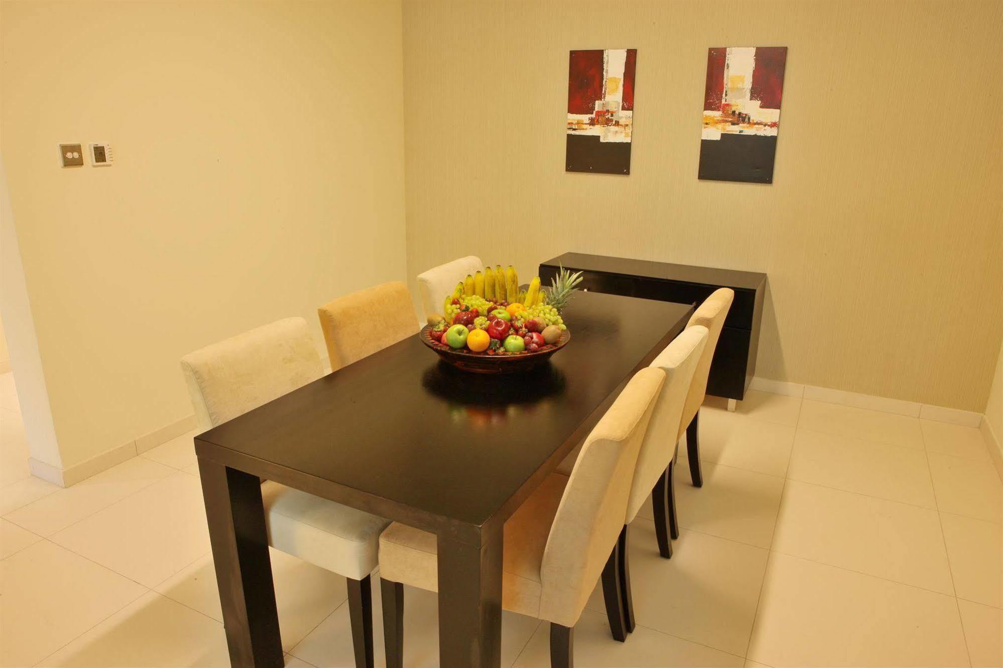 Royal Ascot Hotel Apartment - Kirklees 2 Dubai Exteriör bild