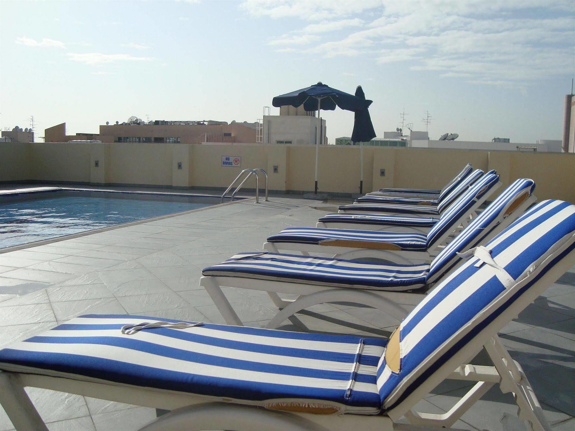 Royal Ascot Hotel Apartment - Kirklees 2 Dubai Exteriör bild