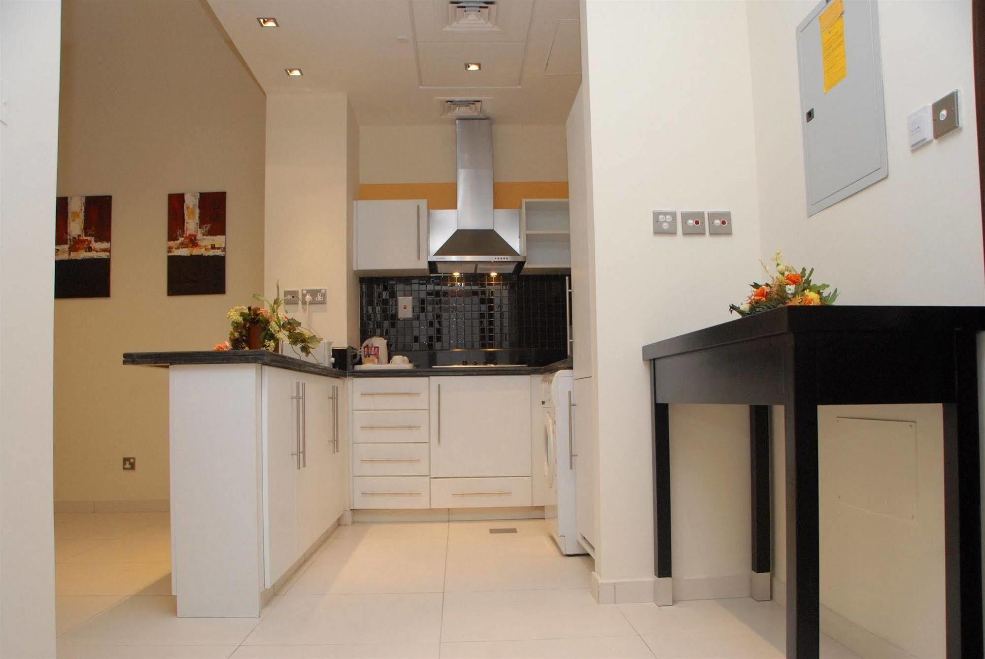 Royal Ascot Hotel Apartment - Kirklees 2 Dubai Exteriör bild