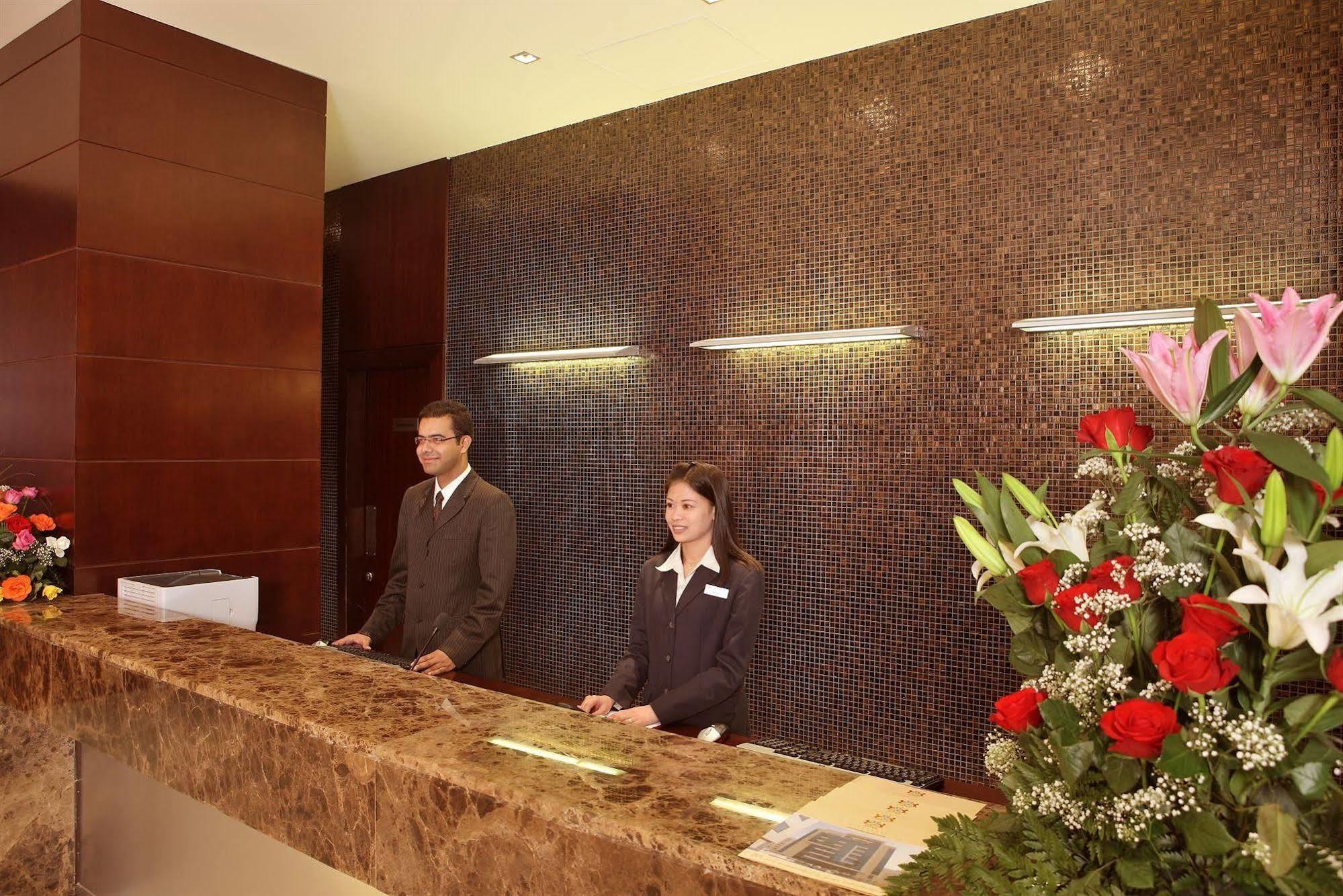 Royal Ascot Hotel Apartment - Kirklees 2 Dubai Exteriör bild