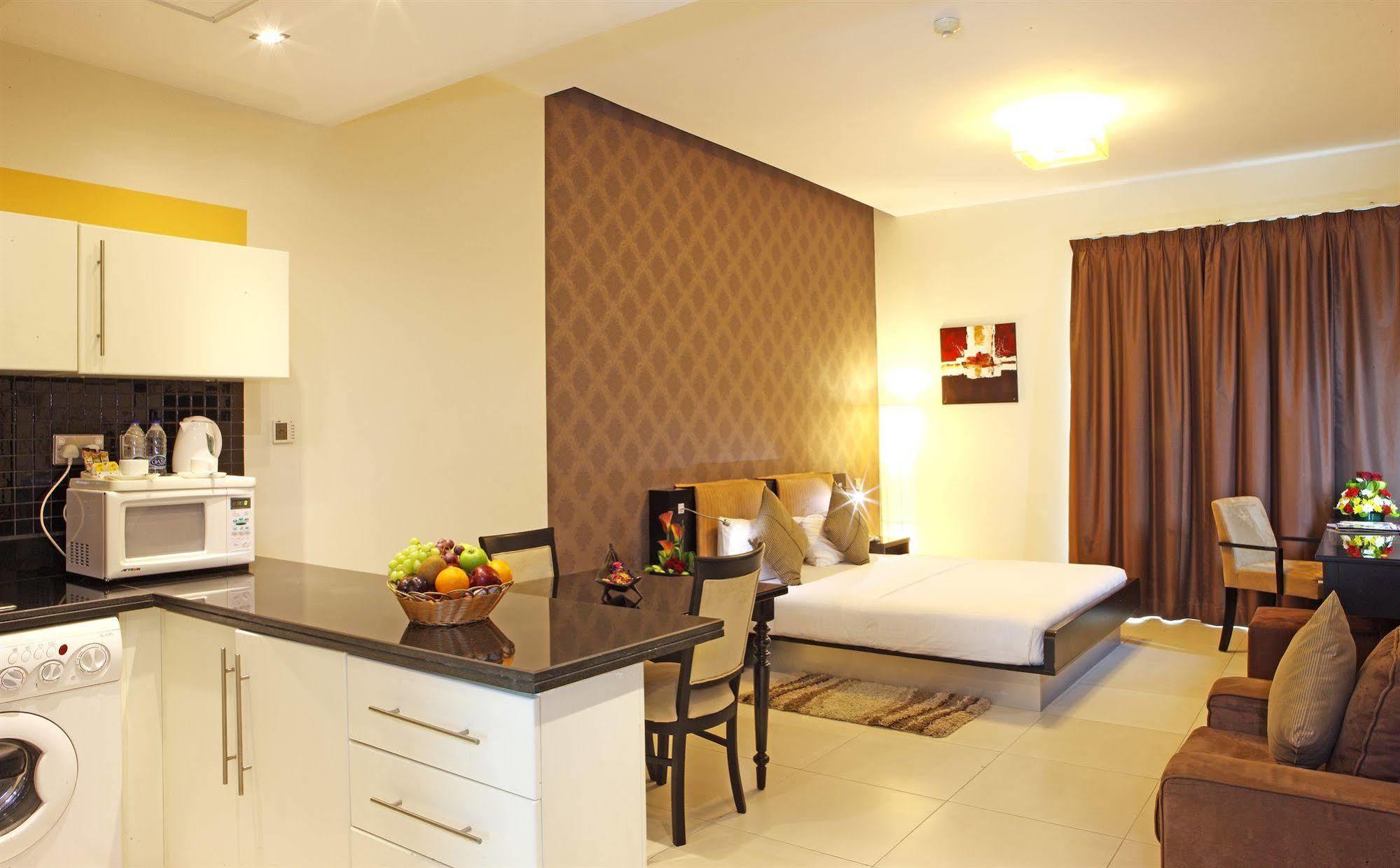 Royal Ascot Hotel Apartment - Kirklees 2 Dubai Exteriör bild