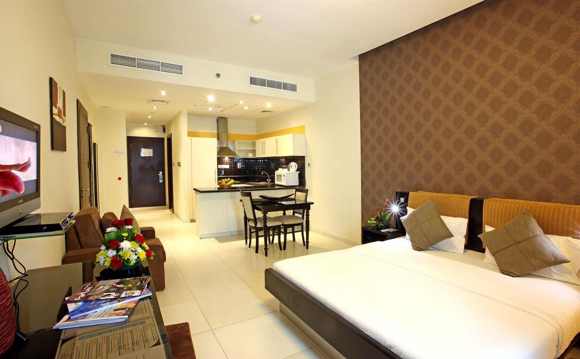 Royal Ascot Hotel Apartment - Kirklees 2 Dubai Exteriör bild