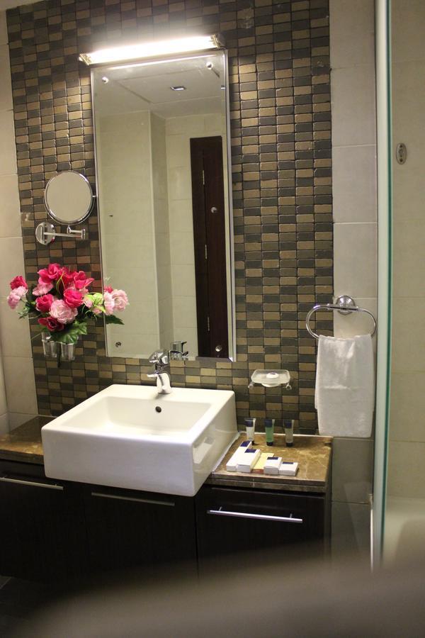 Royal Ascot Hotel Apartment - Kirklees 2 Dubai Exteriör bild